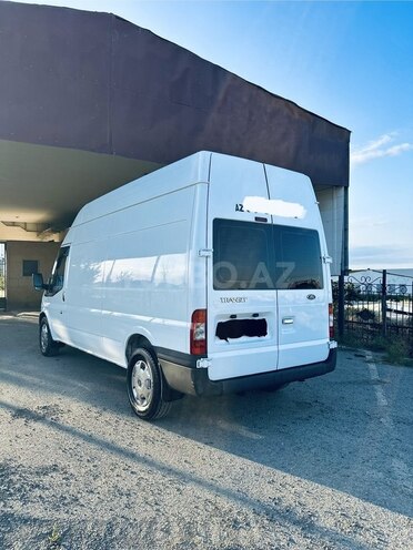 Ford Transit-4