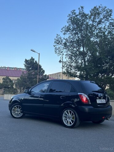 Kia Rio-5