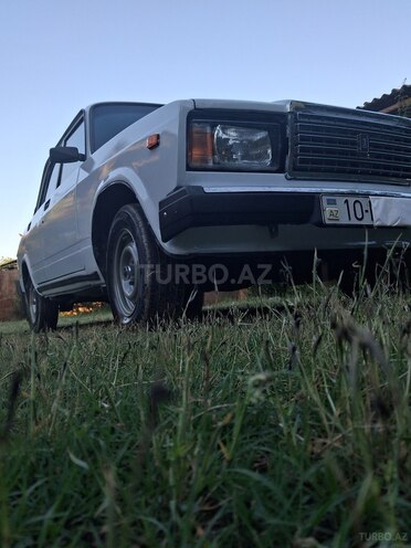 LADA (VAZ) 2107-2