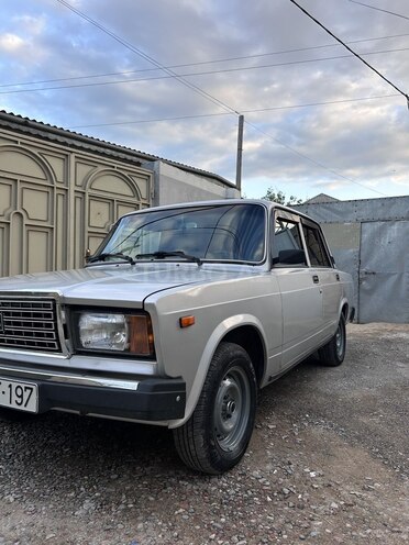 LADA (VAZ) 2107-2