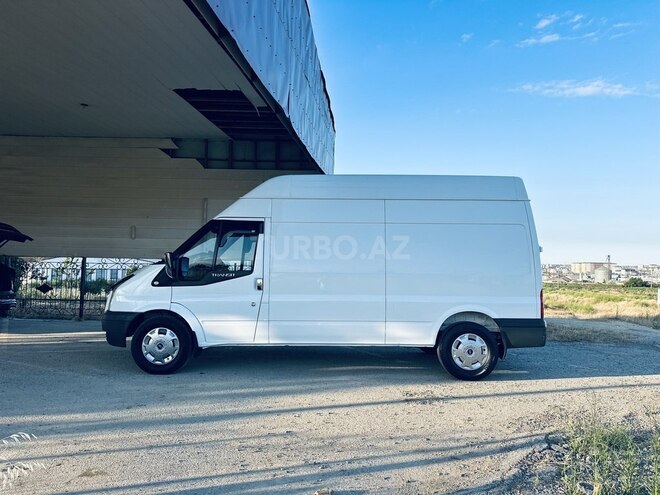 Ford Transit-8