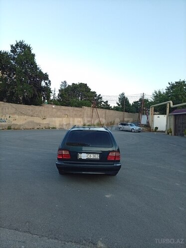 Mercedes E 200-12