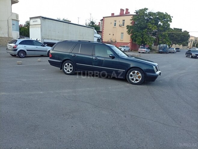 Mercedes E 200-13