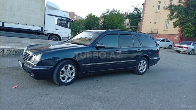 Mercedes E 200-17