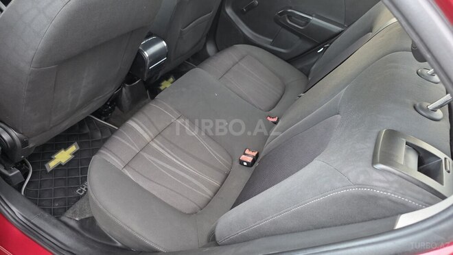 Chevrolet Aveo-5