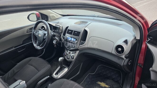 Chevrolet Aveo-13