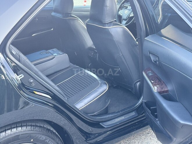 Toyota Camry-13