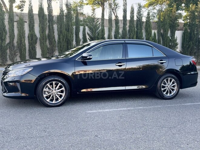 Toyota Camry-5