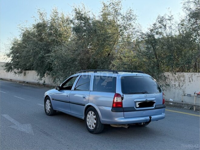 Opel Vectra-4