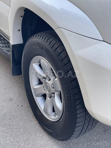 Toyota Land Cruiser Prado-18