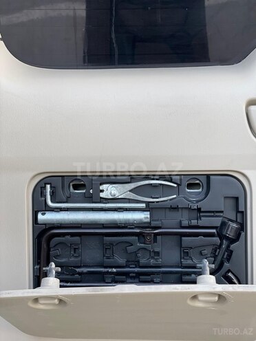 Toyota Land Cruiser Prado-17