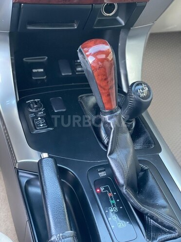 Toyota Land Cruiser Prado-16