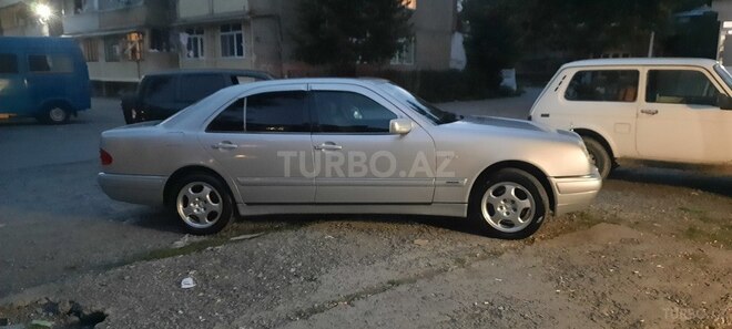Mercedes E 200-15