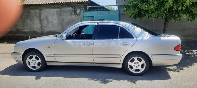 Mercedes E 200-6