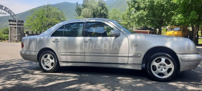 Mercedes E 200-16