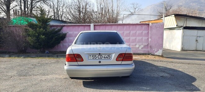 Mercedes E 200-7