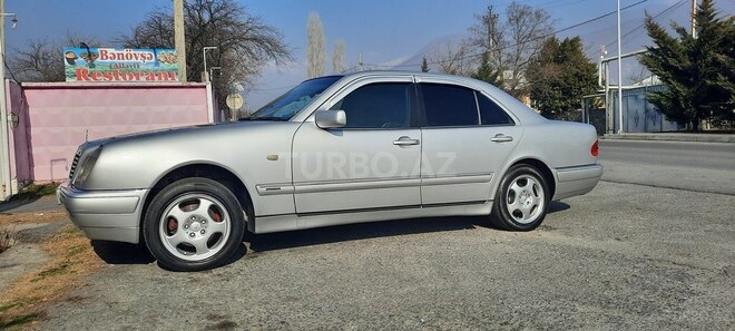 Mercedes E 200-9
