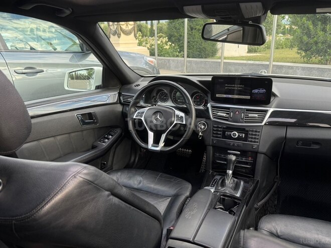 Mercedes E 220-10