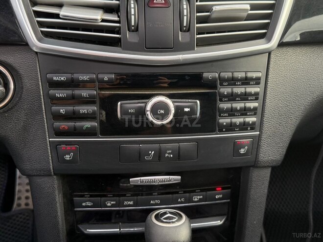Mercedes E 220-12