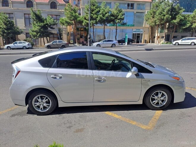 Toyota Prius-6