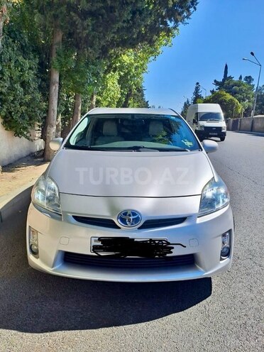 Toyota Prius-4