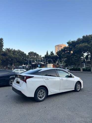 Toyota Prius-6