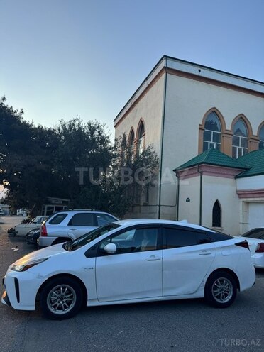 Toyota Prius-5