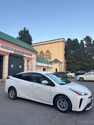 Toyota Prius-4