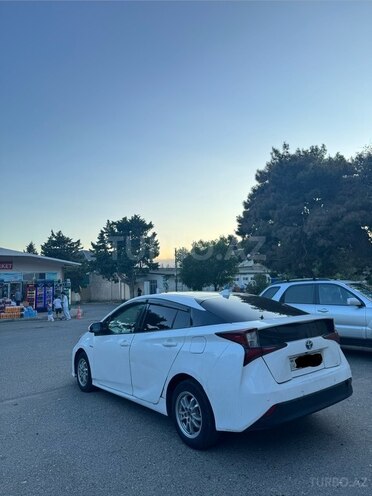 Toyota Prius-8