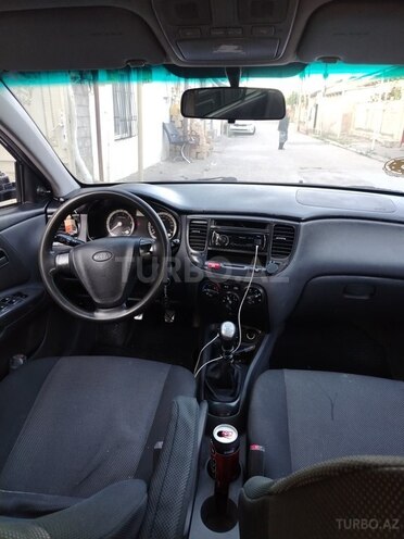 Kia Rio-5