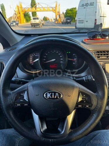 Kia Rio-7