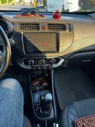 Kia Rio-11