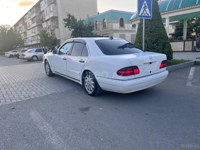 Mercedes E 240-5