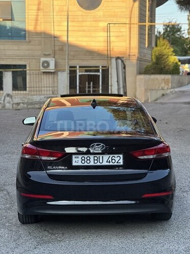 Hyundai Elantra-4