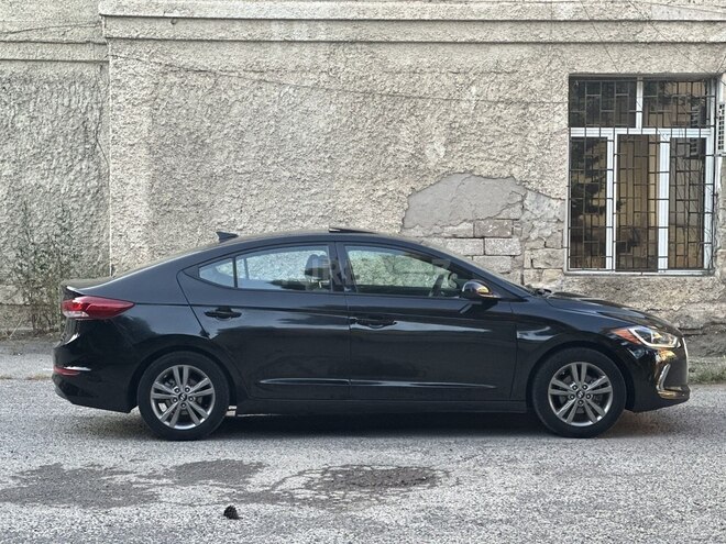 Hyundai Elantra-7
