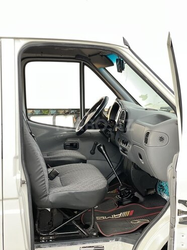 Ford Transit-19