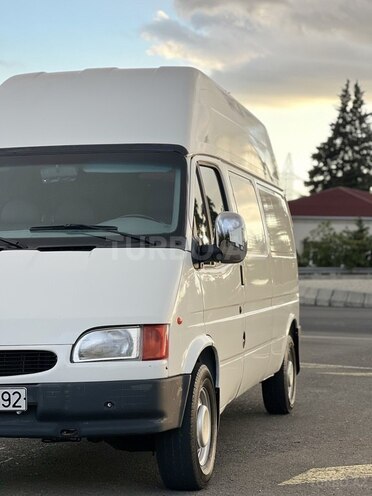 Ford Transit-9