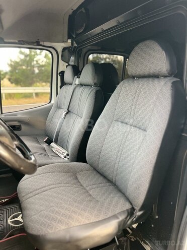 Ford Transit-16