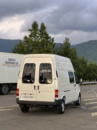 Ford Transit-5