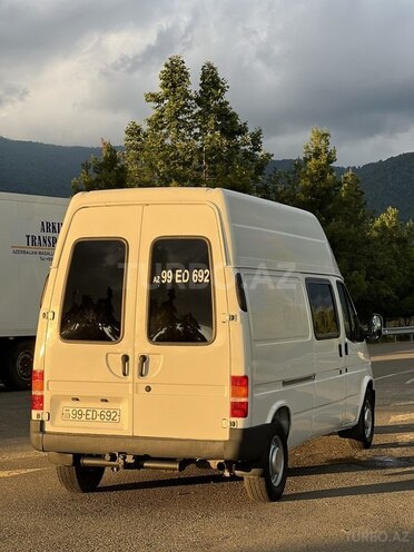 Ford Transit-12