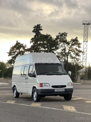 Ford Transit-3