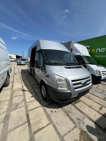 Ford Transit-3