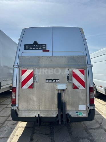 Ford Transit-6