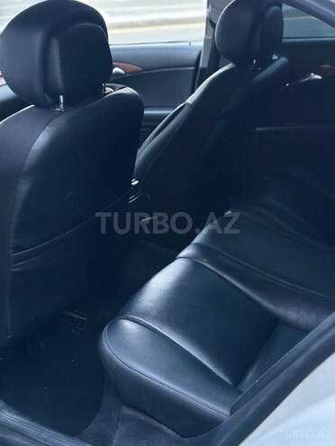 Mercedes E 220-12