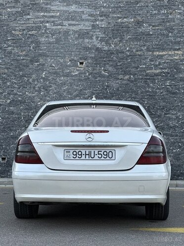 Mercedes E 220-10