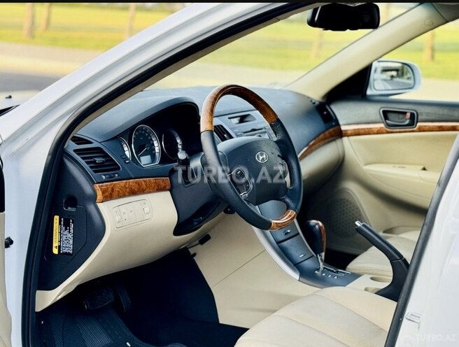 Hyundai Sonata-16