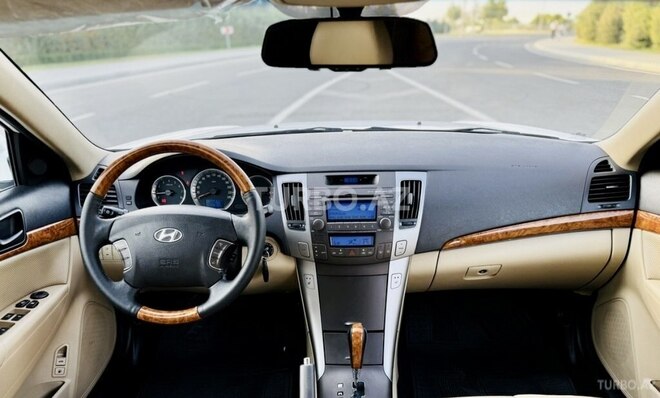 Hyundai Sonata-18