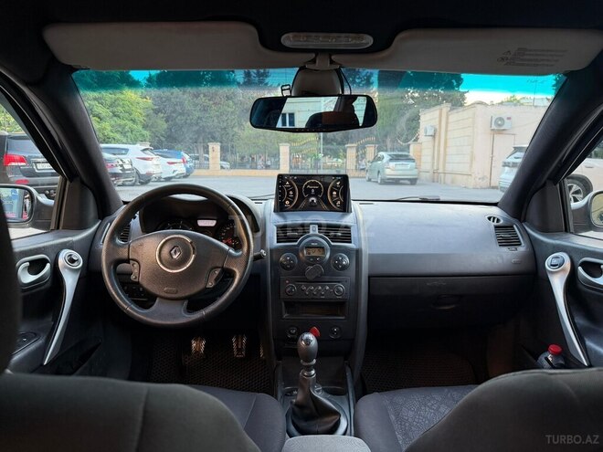 Renault Megane-9