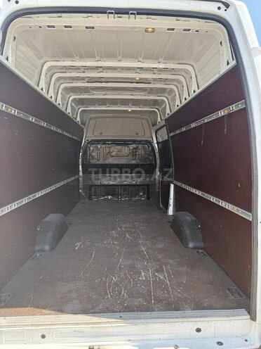 Ford Transit-21