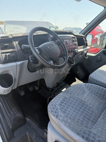 Ford Transit-3